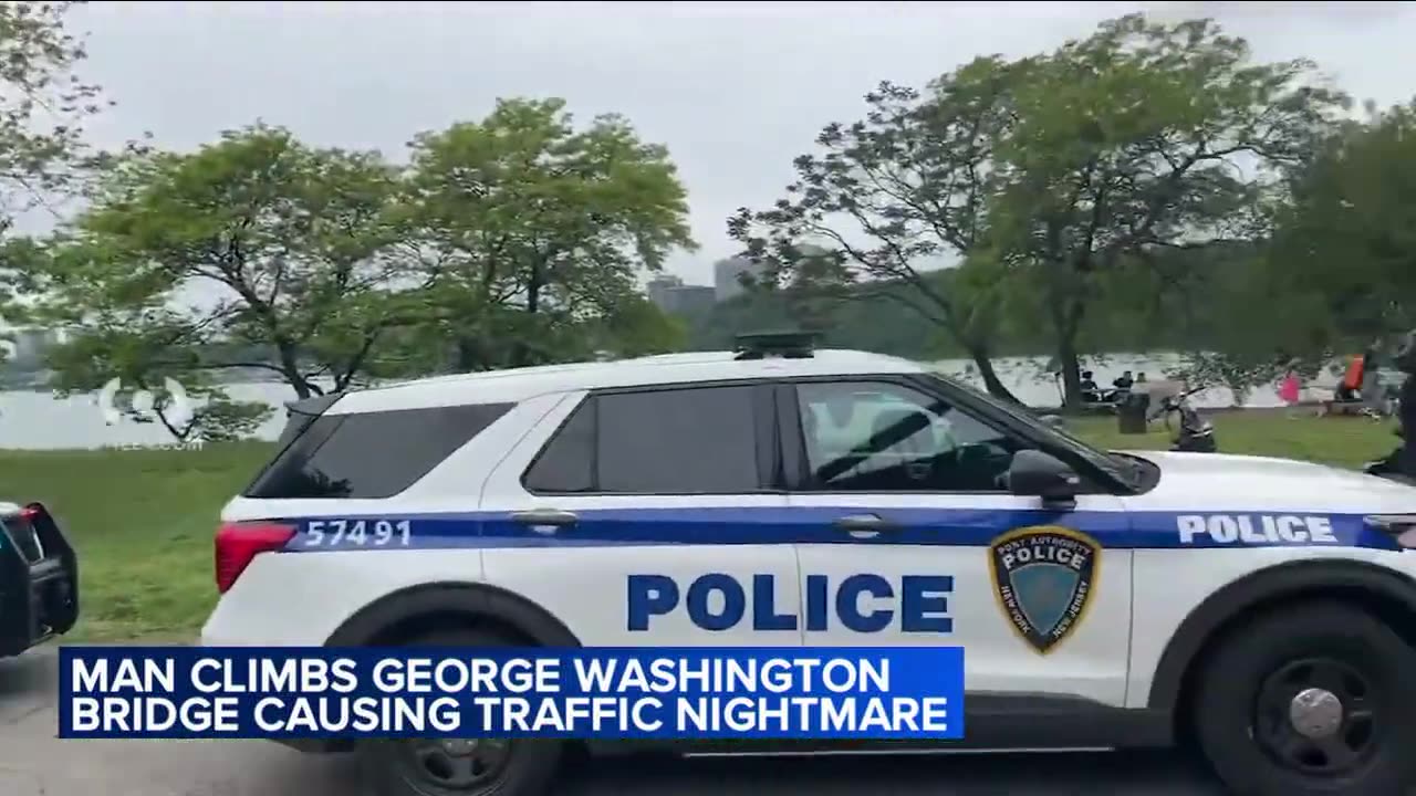 Man climbs George Washington Bridge causing traffic nightmare