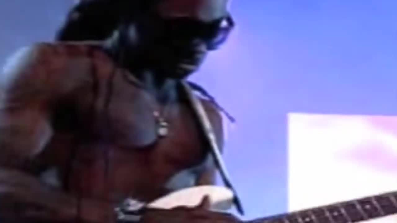 Lil Wayne Shreds On Guitar