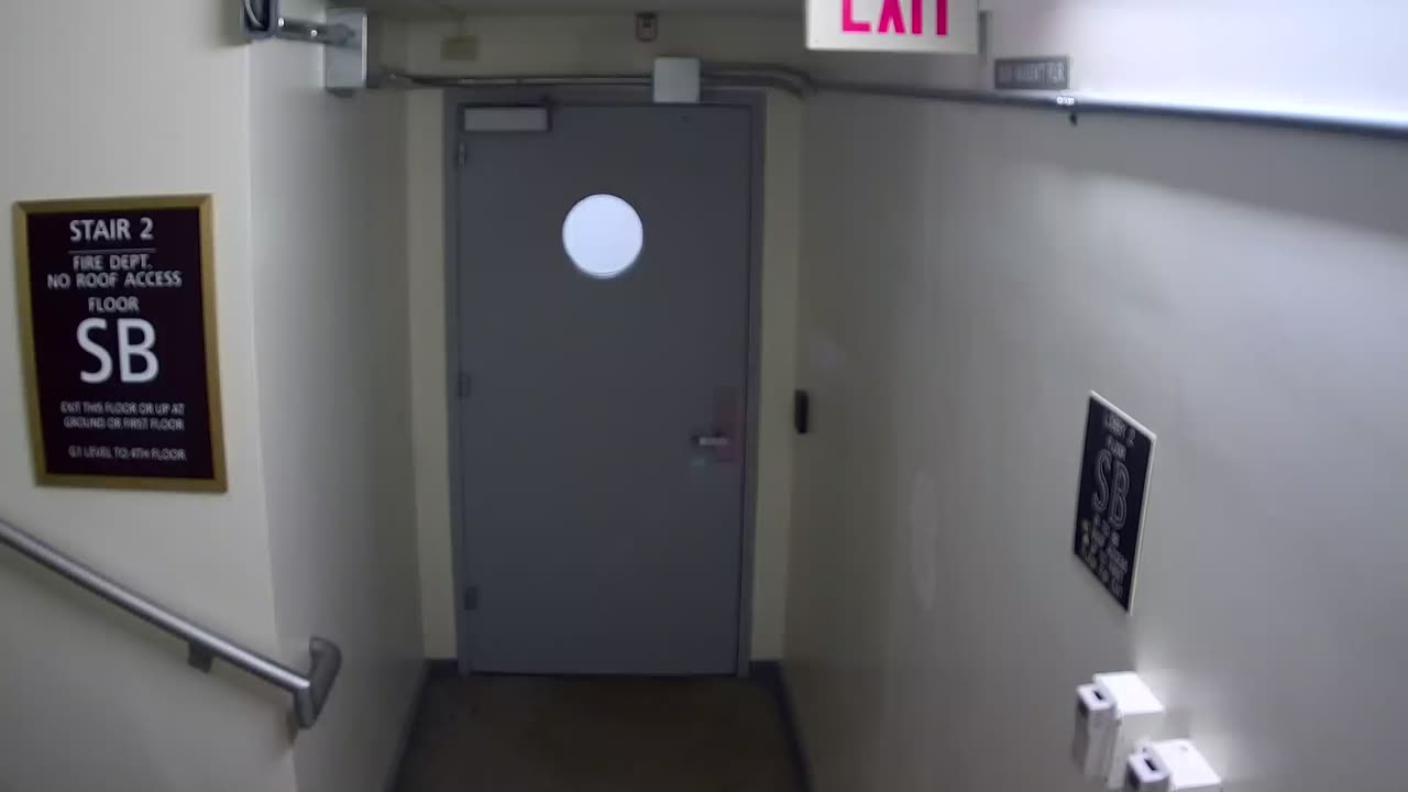 6160RHOBSBRSBST2StairwaySide_2021-01-06_11h40min00s503ms.mp4