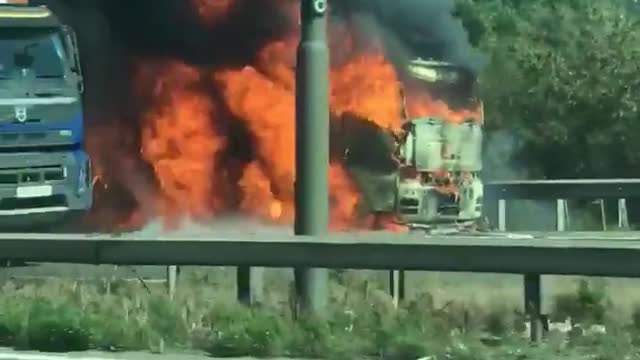 M25 lorry catch on fire between Heathrow and Uxbridge