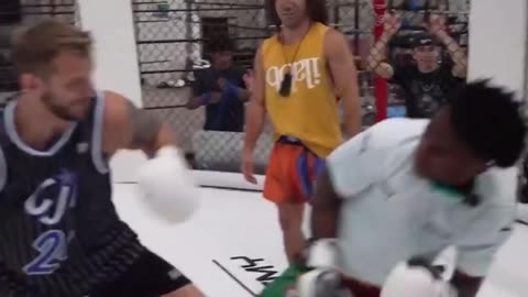 IShowSpeed just took a beating from UFC fighter Dan Hooker on stream 😭