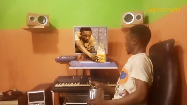 Man Stealing Bread🍞From The Mornitor Tv