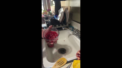 How to clean Pomegranate