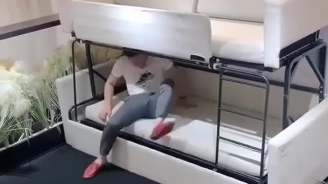 Диван.
