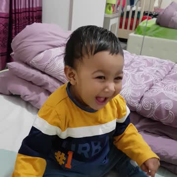Baby can't stop laughing 48 seconds laughing vedio
