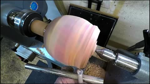 Wood turning whirl about from pencils