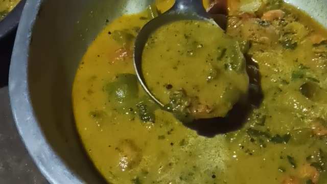 Dasi eating video