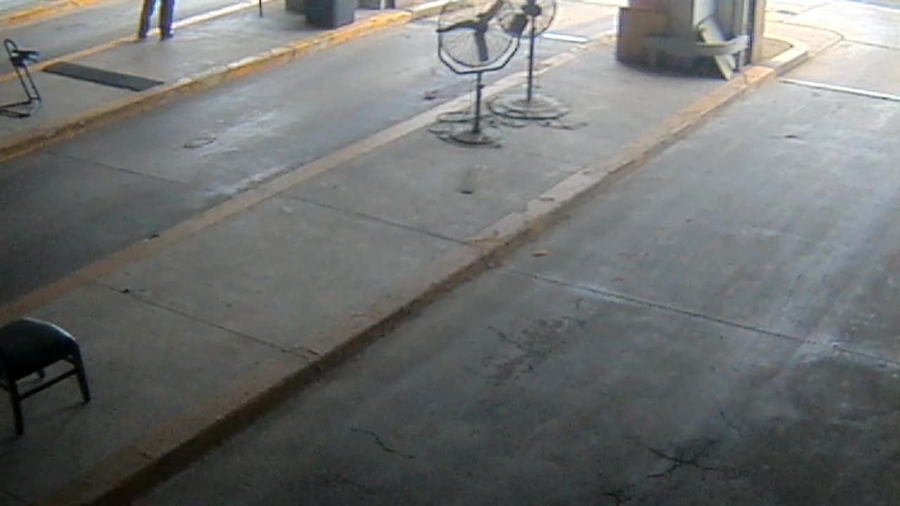 3138RHOBG3CStGarageLeftDoor_2021-01-06_11h42min40s073ms.mp4