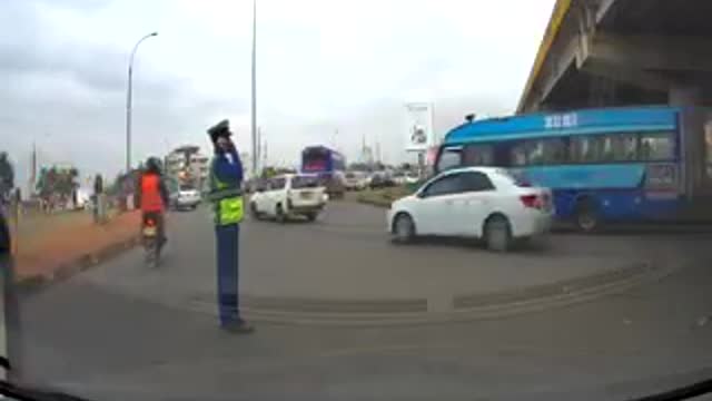 Daring thieves steal from a traffic officer