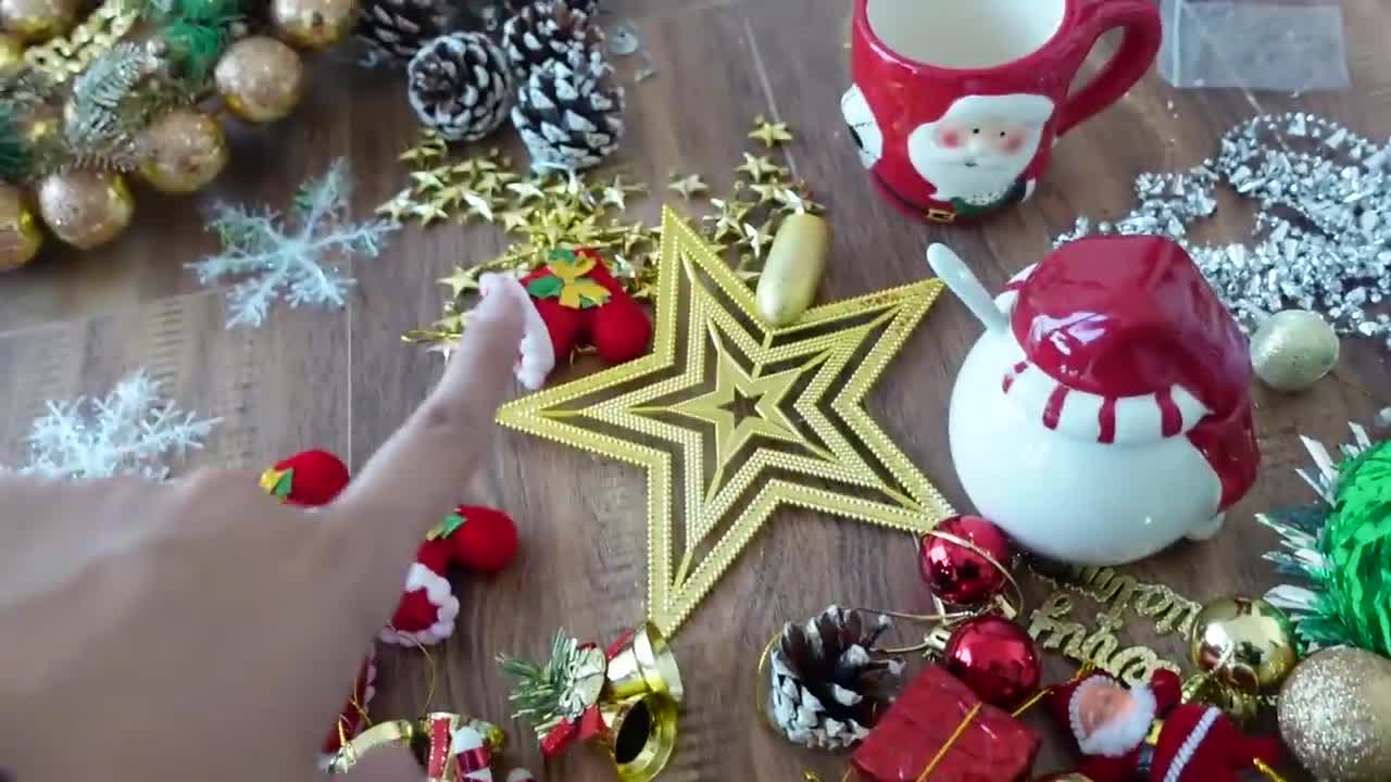 EXCITED AF* We set up OUR Christmas Tree | Gifting Ideas - Daniel Wellington| Heli Ved
