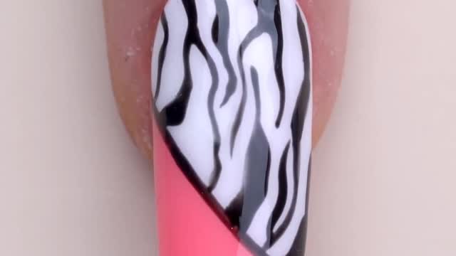 Nail paint impressive two modal with one colour and different design