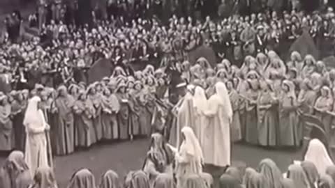 Queen Elizabeth - RARE FOOTAGE