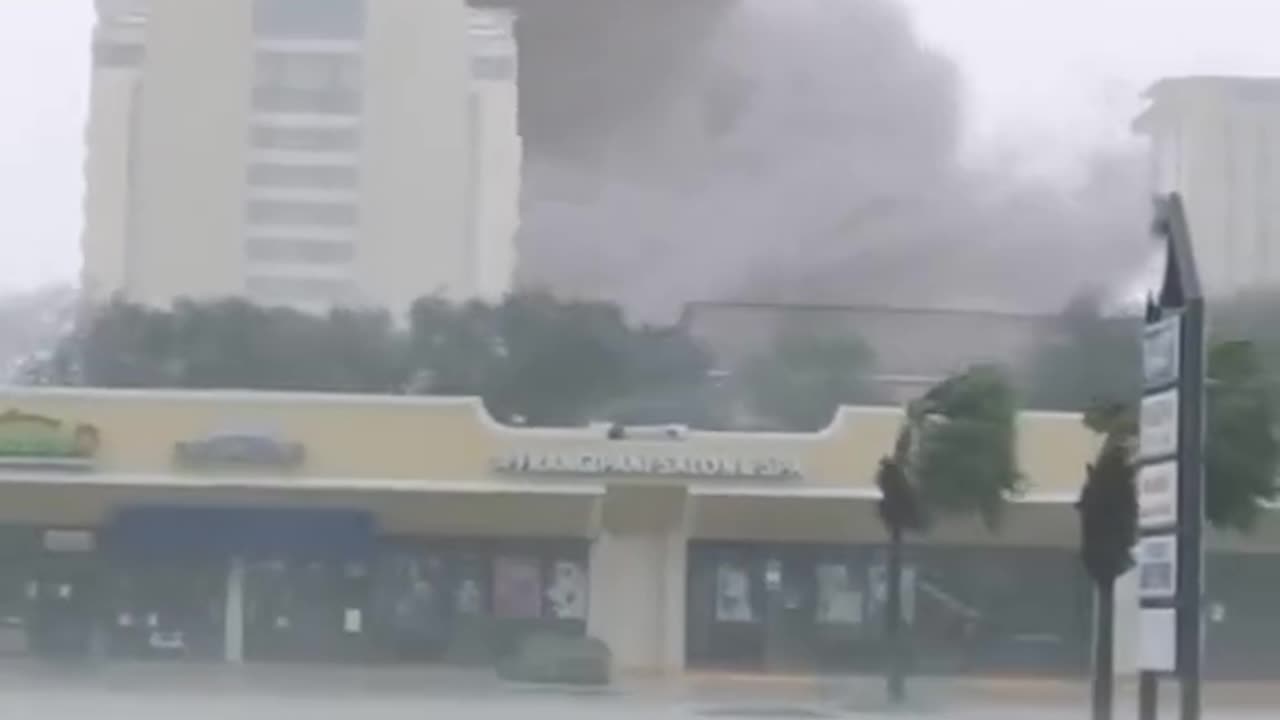 Tornado 🌪️ attack houses
