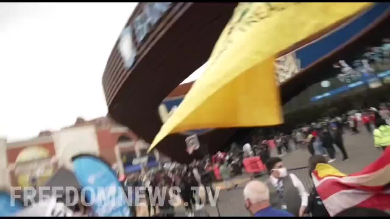 Protesters for Kyrie irving to play