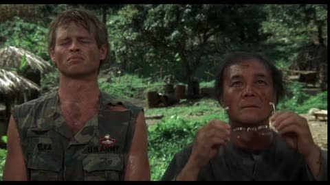 Chuck Norris enjoys the rat// chuck norris disfruta de una rata