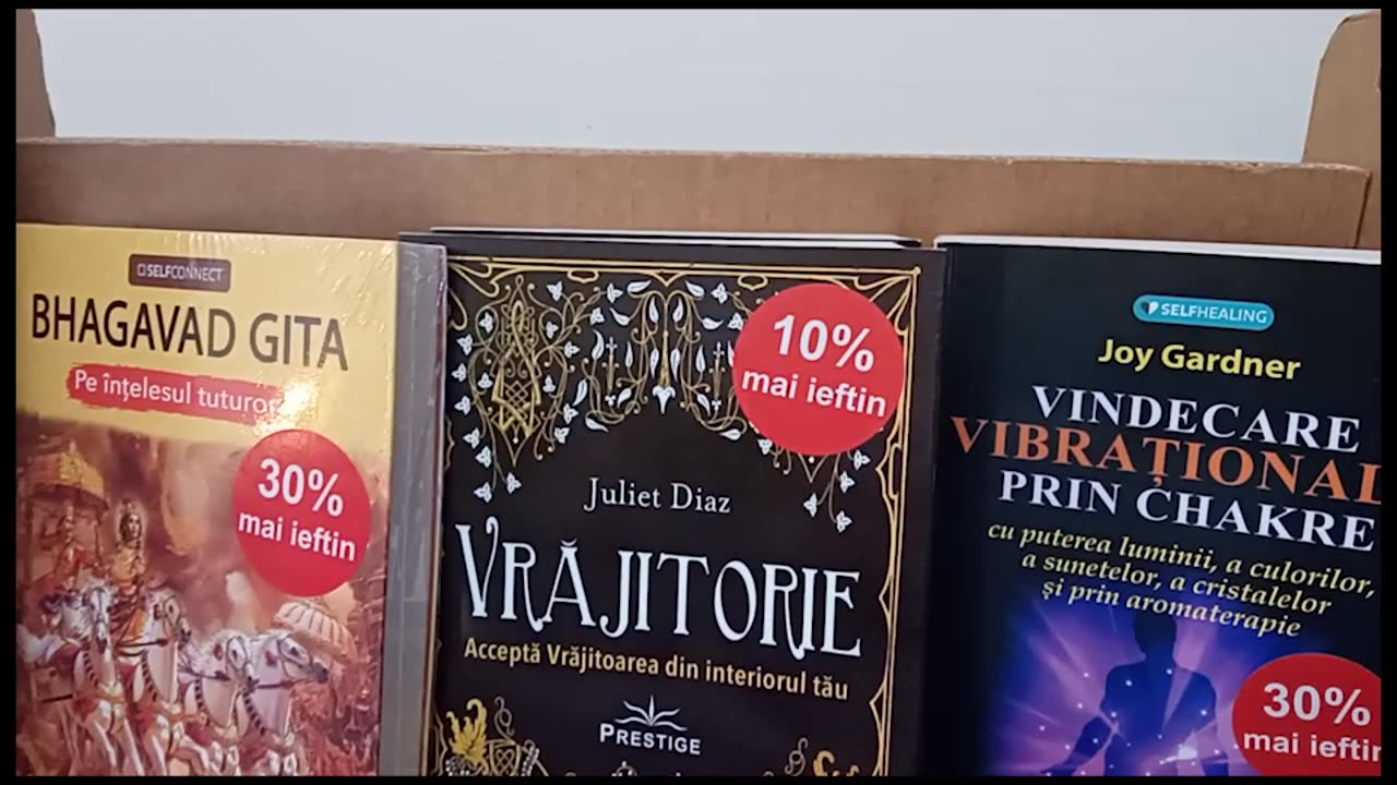 Ce fel de cărți se găseau pe standuri la conferința "Holistic fest" de la Sibiu, anul 2023.