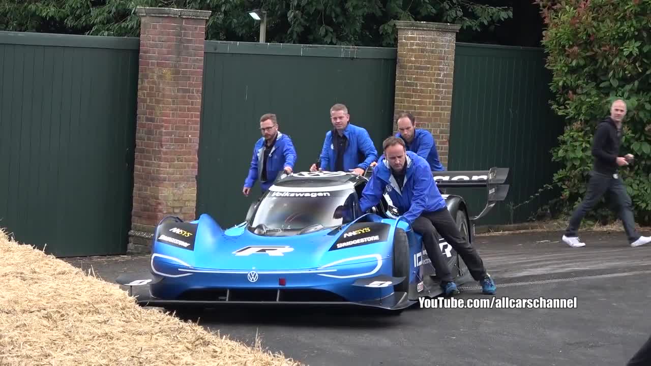 The BEST & WORST Supercar PowerSlides! Goodwood FOS 2019