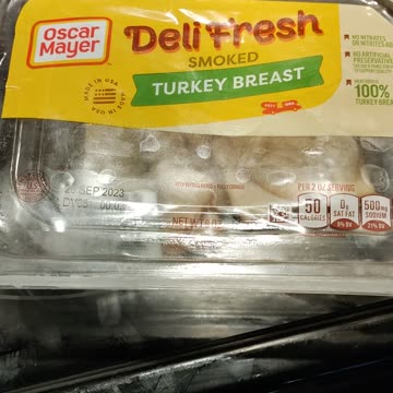Eating Oscar Mayer Deli Fresh Smoked Turkey Breast, Dbn, MI, 8/12/23