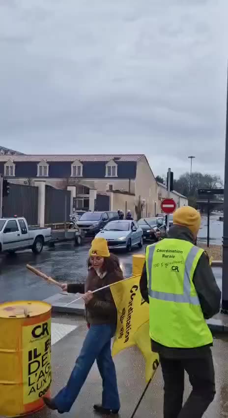 Francia | Manifestación ayer frente al juzgado de Poitiers