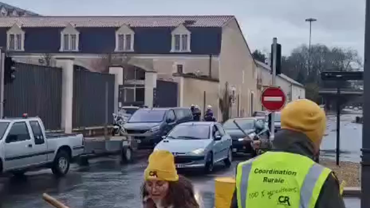Francia | Manifestación ayer frente al juzgado de Poitiers