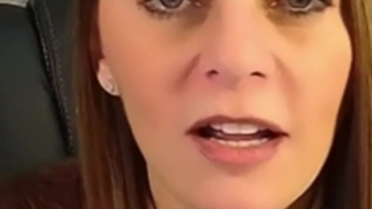 Julie Green Short - A Death Blow has Hit the Globalists and the Washington Establishment - captions
