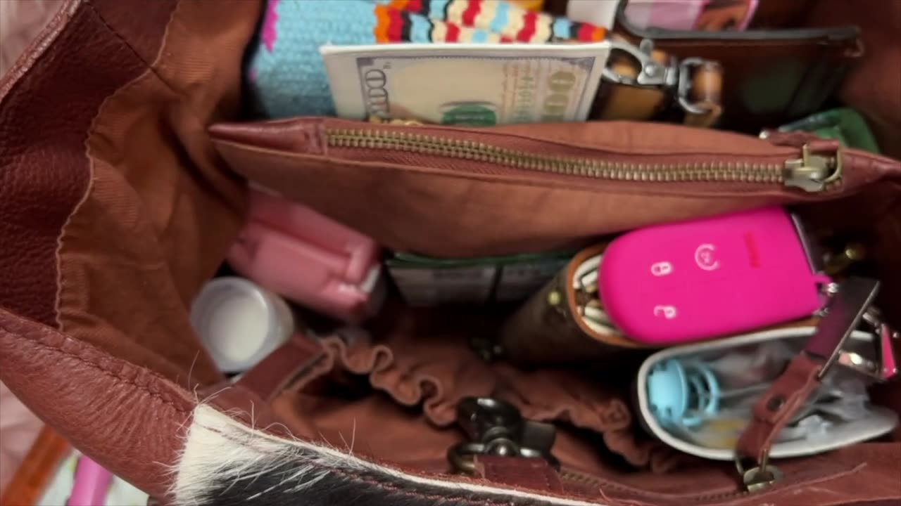 What's in my STS Delilah Leather Shopper Bag.
