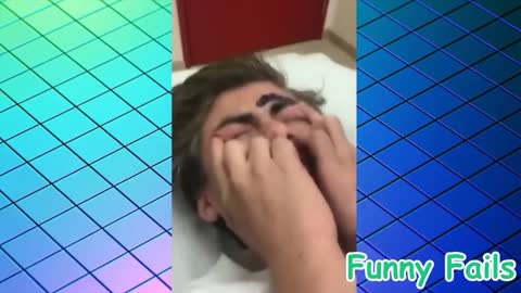 Funny beauty fails - Compilation