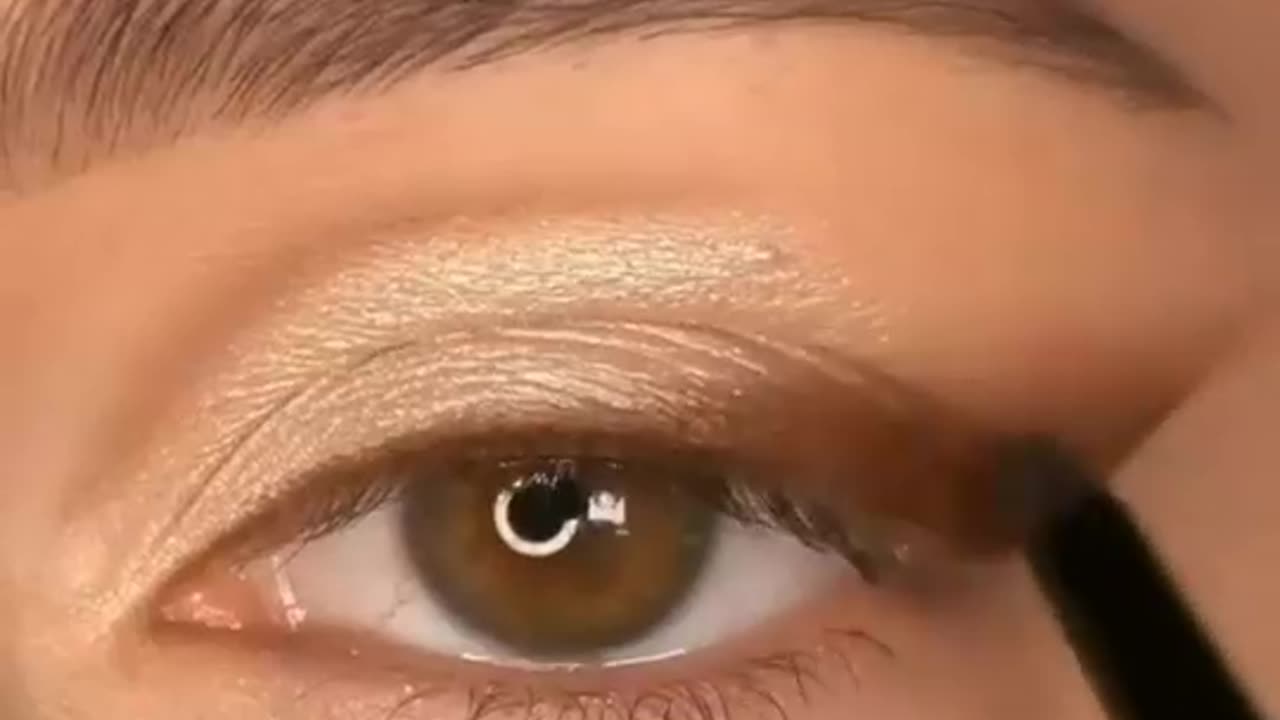 Eye makeup