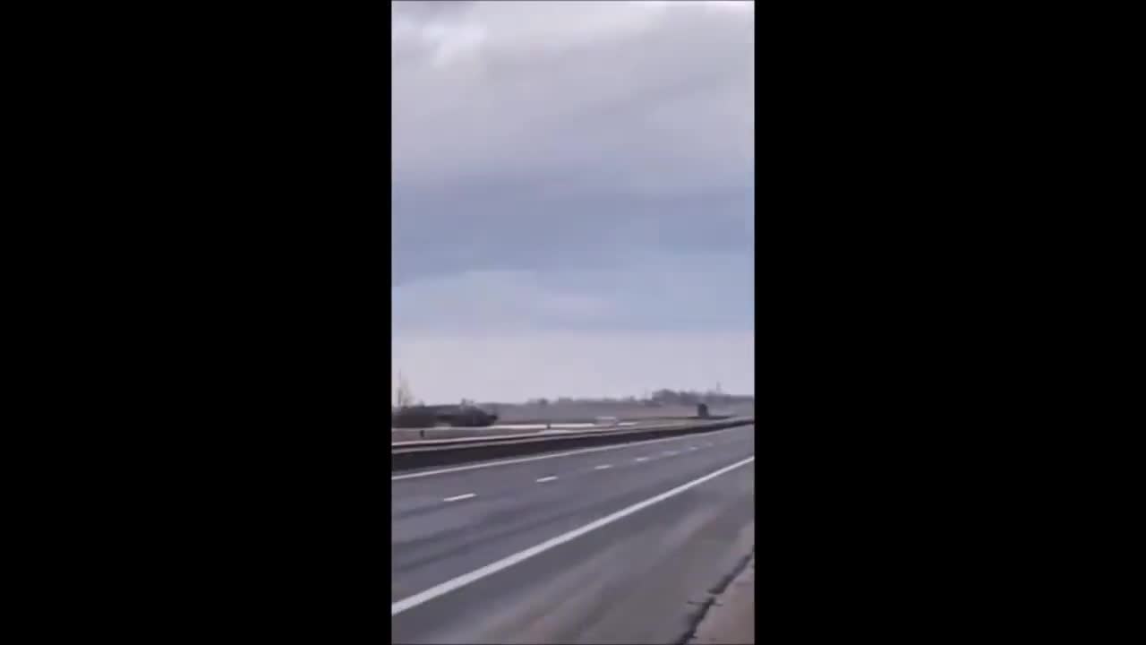 Russian Military Helicopters Spotted Heading Towards Ukraine!