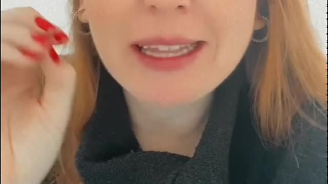 Bruna Souza fala quantas se deve postar por dia.