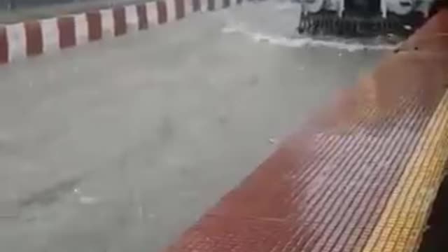 video rain in Mumbai#train #railway # mumbai #indianrailway.