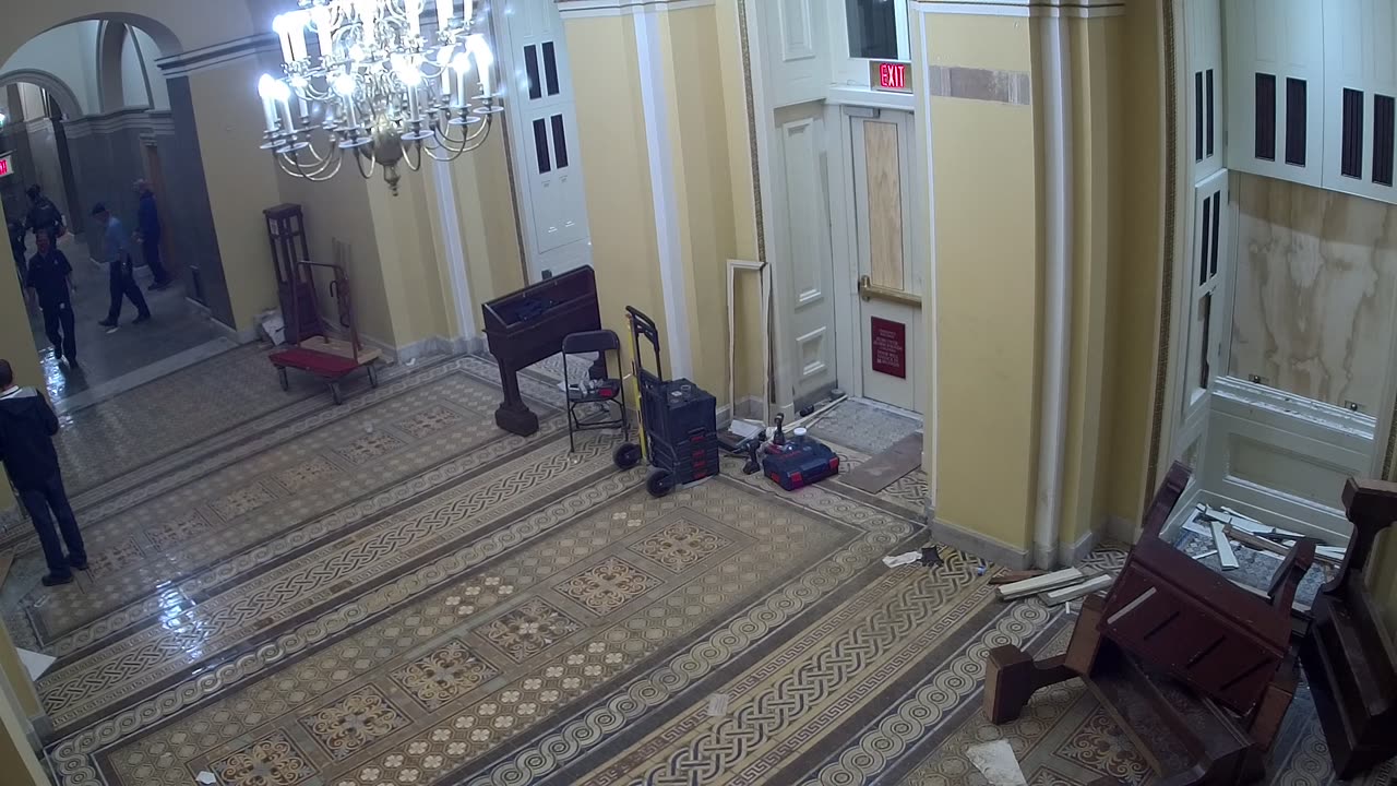 0102USCS01SenateWingDoornearS139_2021-01-06_21h15min21s367ms.mp4