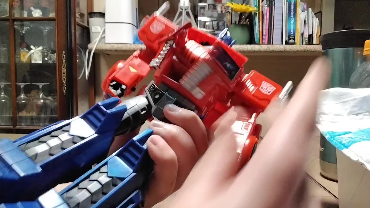 Soundwave versus Optimus Prime but it has the funny