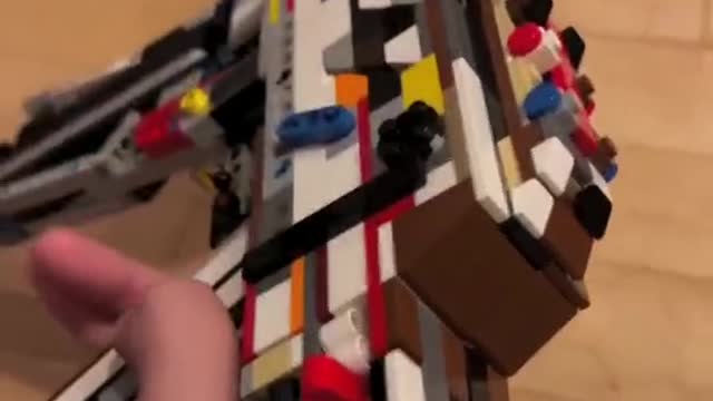 What does the LEGO like AK47 look like？