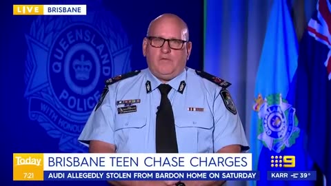 Brisbane_teens_allegedly_livestream_police_chase_across_city___9_News_Australia(480p)