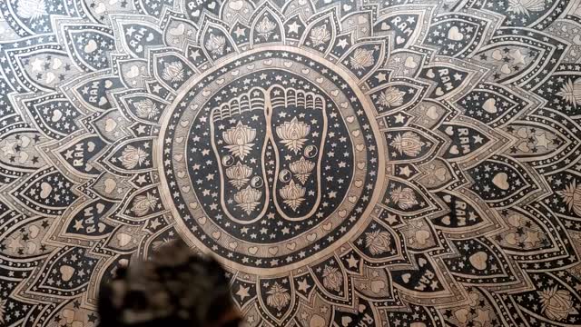 LOTUS LOTUSFEET MANDALA W/SMUDGE - STARS BURSTING FROM YOU - 10/17/22