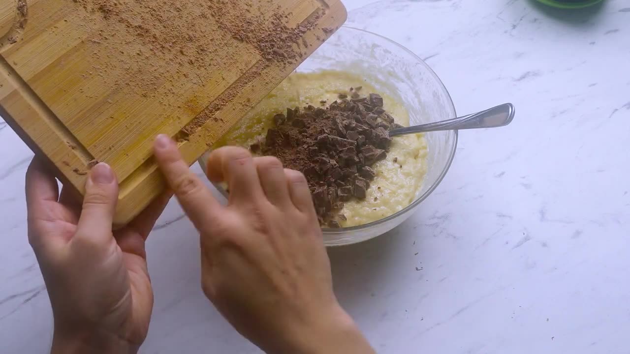 Quick & Easy Chocolate Cupcakes.