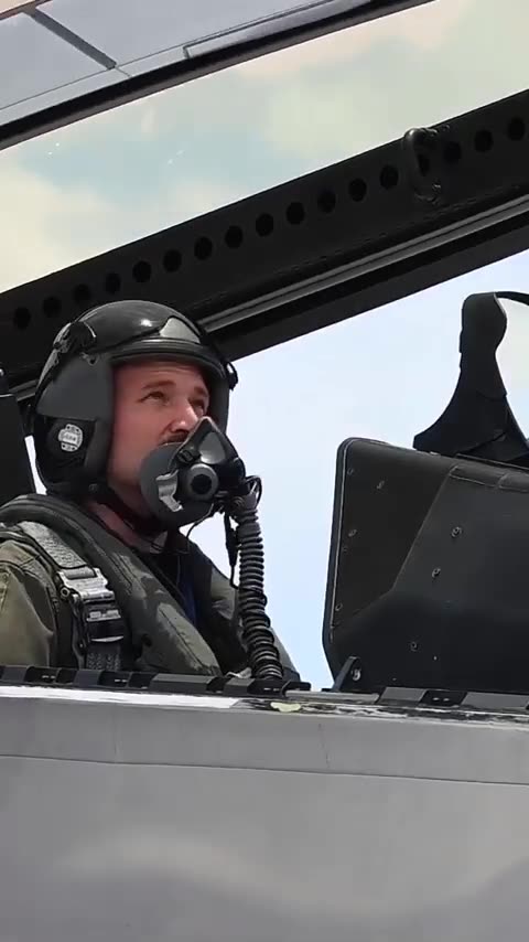 F-22 Raptor Fighter Pilot