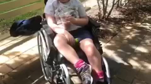 רק בן 6 וכבר נכה וסיעודי והכל בחסות הזריקות