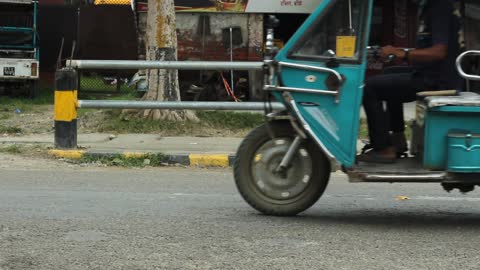 Auto Rickshaw Running