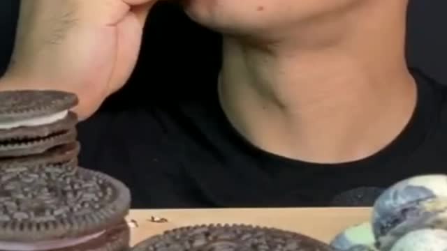 Oreo biscuits with milk ASMR mukbang