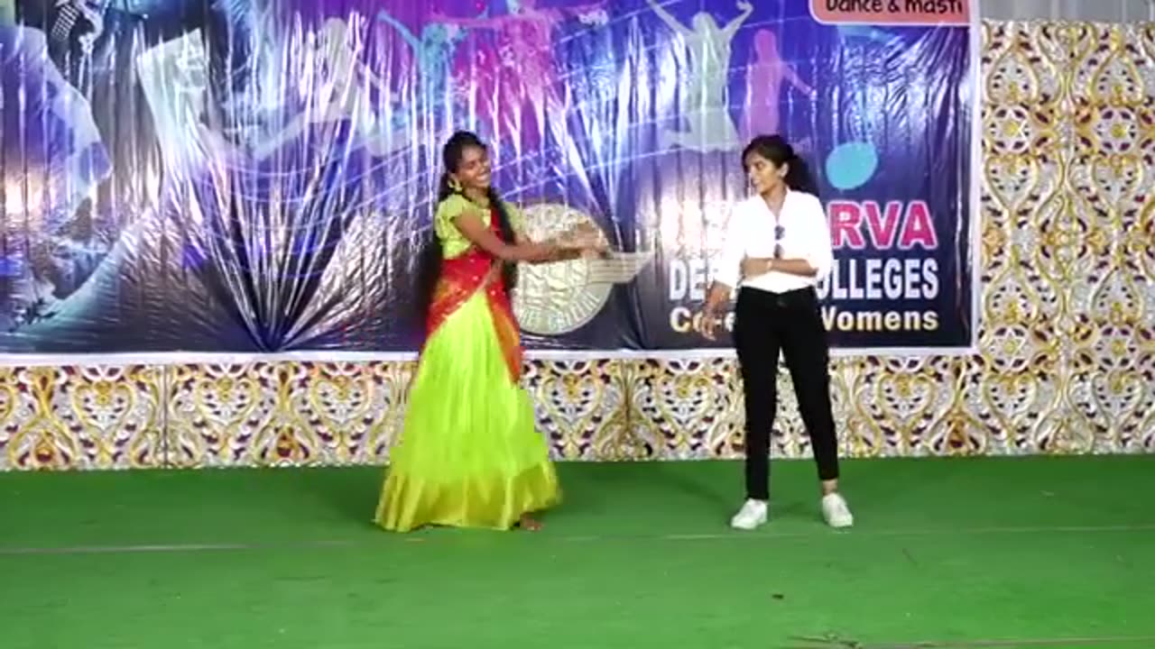 Milti- Hai- Jhukti- Hai- Song- Dance