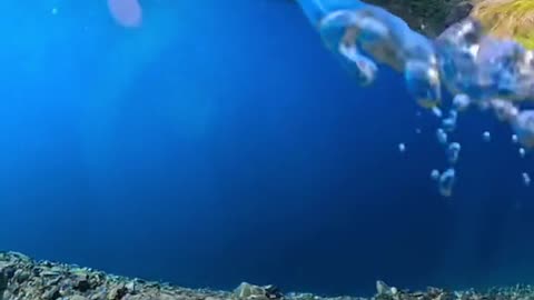 This is raw footage of the glacier lakes in the mountains of valdez alaska