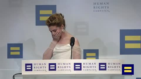 Anne Hathaway cries at end of Human Rights Campaign speech