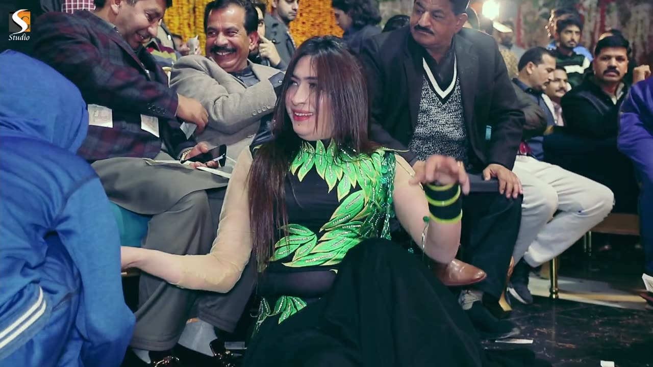 Jado Menu Pata Laga Yaar Bewafa Ay _ Gul Mishal Dance Performance