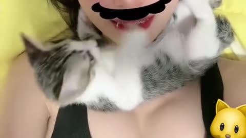 Girl mario and cat 🍑