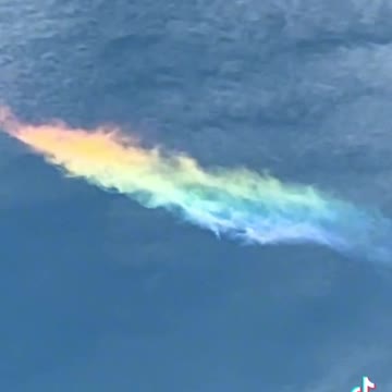 L'EFFETTO DELLA RIFRAZIONE CON LA LUCE SOLARE DEI METALLI E ALTRI ELEMENTI TOSSICI RILASCIATI CON LE SCIE CHIMICHE