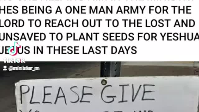 RED ALERT PLEASE HELP THIS VIDEO TO GO VIRAL PLEASE THERE'S A POOR STREET PREACHER MINISTER
