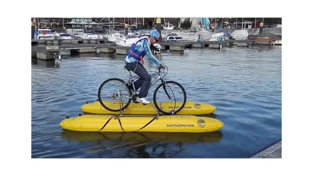 Bike on water | Bicicleta na água #shorts