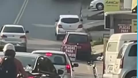 The Drivers Where I Live Wait Until The End To Know What Happen